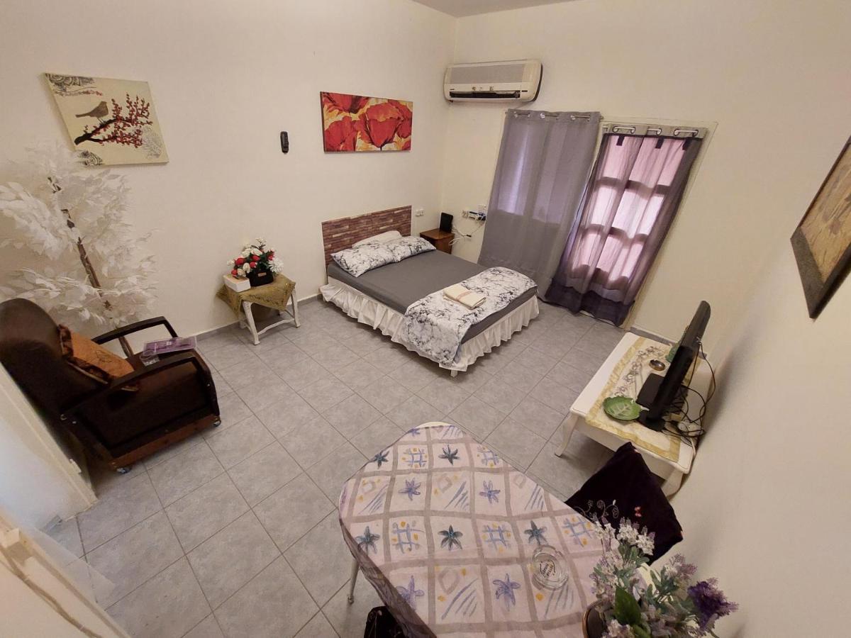 Modern Studio Central Haifa Free Wifi דירת נופש מאובזרת בחיפה Экстерьер фото