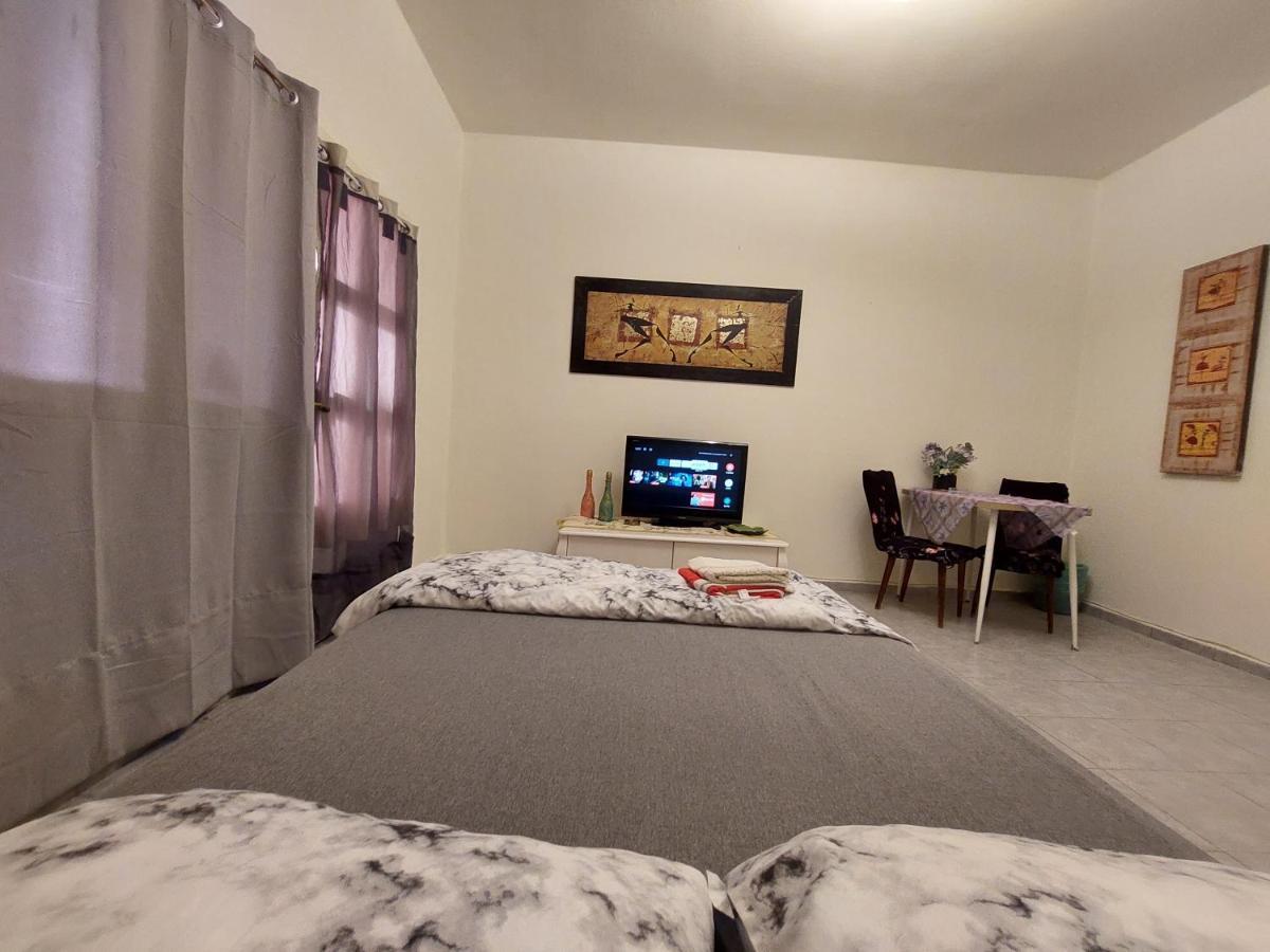 Modern Studio Central Haifa Free Wifi דירת נופש מאובזרת בחיפה Экстерьер фото